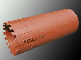 Bohrrohr OD&nbsp;580&nbsp;mm x 2.000&nbsp;mm mit Hartmetallschneidzähnen